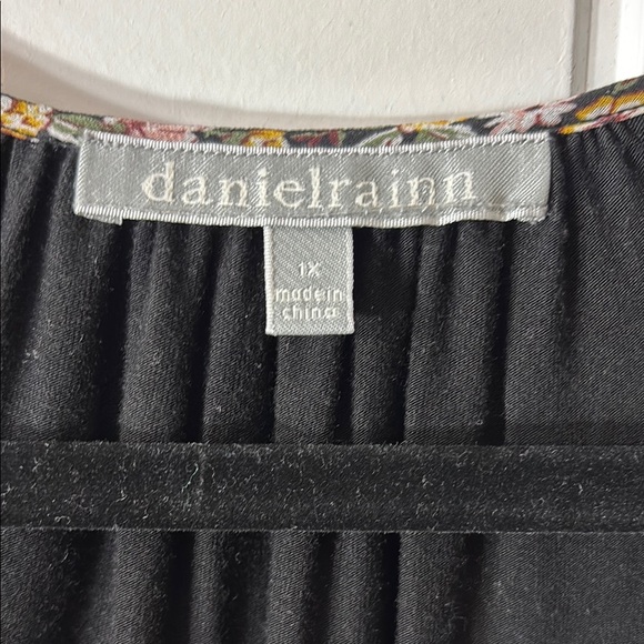 Daniel Rainn Black Embellished Tunic with Bib Collar - Picture 2 of 8